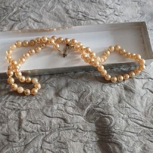 Elegant Pearl Necklace